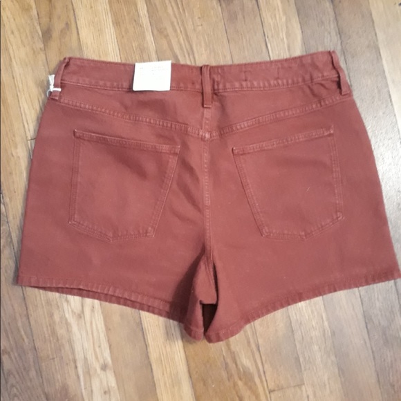NWT Red High-Waisted Jean Shorts - Picture 2 of 4